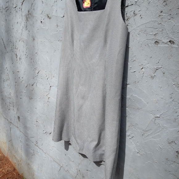 SLEEVELESS DRESS.  SZ LARGE - Picture 2 of 8